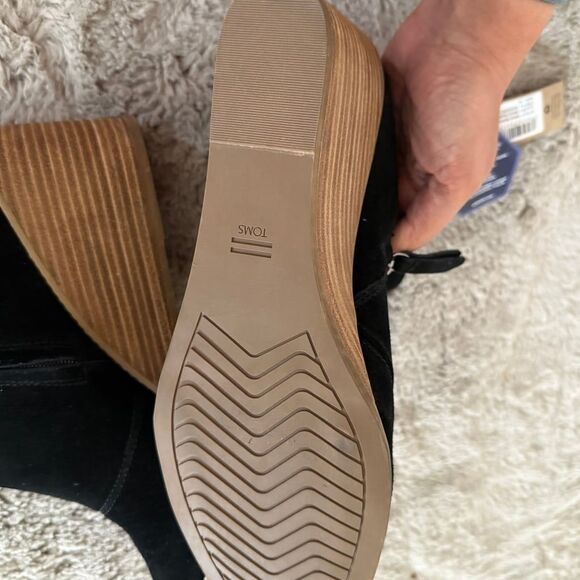 NWT TOMS Woman’s Sutton Asymmetrical Cutout Wedge Booties Black Size 12 - Picture 4 of 8